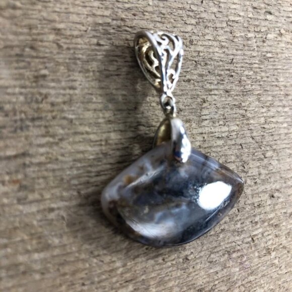 Calico Banded Agate Necklace Pendant - Picture 3 of 5